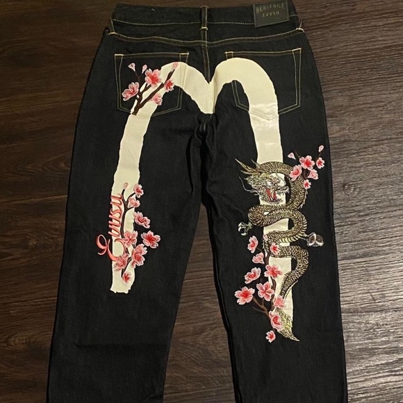 Evisu Jeans - Picture 3 of 7